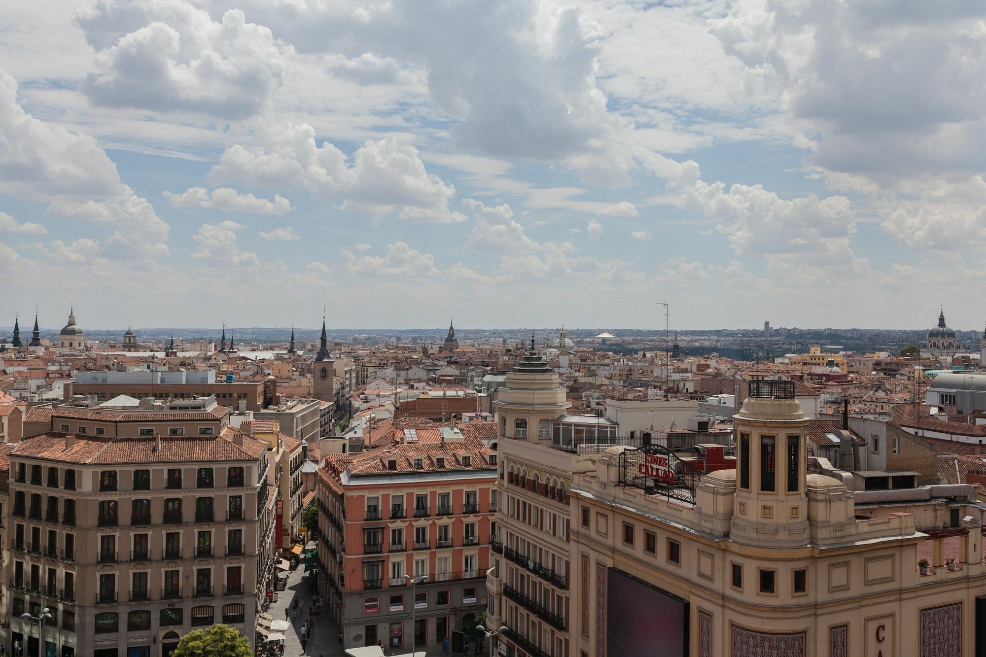 Hostal Gran Via 44 Madrid Exterior photo